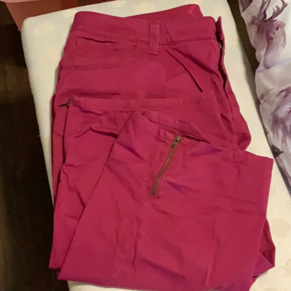 Sonoma life + style modern fit capri. 18 W mulberryish color.